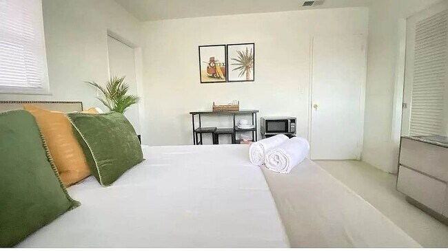 Foto del edificio - 1523 NE 51st St