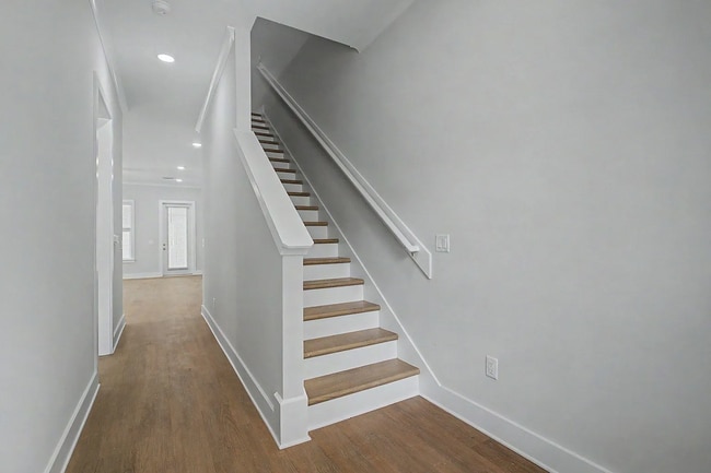 Building Photo - 3065 Four Oaks Blvd