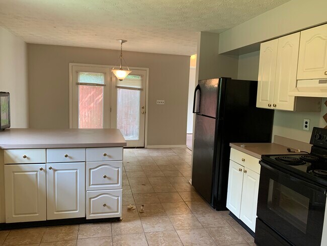 Building Photo - 2031 Summerhayes Ct