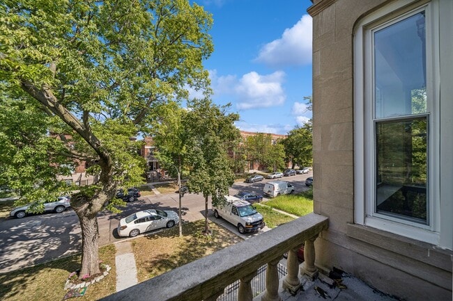 Foto del edificio - 3217 W Fulton Blvd