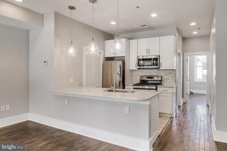 Building Photo - 1220 19th St NE