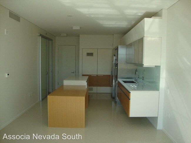 Building Photo - 3722-3726 S Las Vegas Blvd
