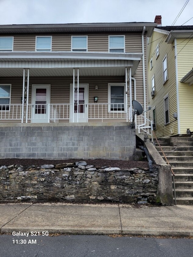 251 Ringgold St Unit 251 Ringgold Street, Waynesboro, PA 17268 Room for Rent in Waynesboro, PA