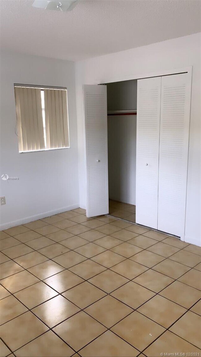 Foto del edificio - 1764 W 42nd Pl