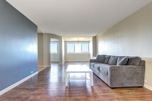 Foto del edificio - 2225 Buchtel Blvd S