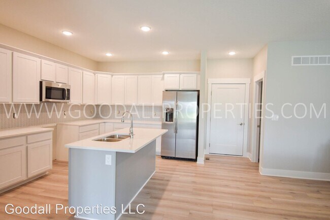 Building Photo - 3 br, 2.5 bath House - 16617 Wilden Dr