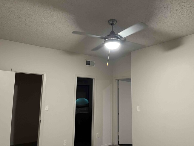 Building Photo - 1508 Woodway Club Dr