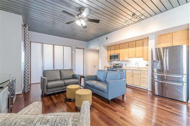 Foto del edificio - 620 Glen Iris Dr NE