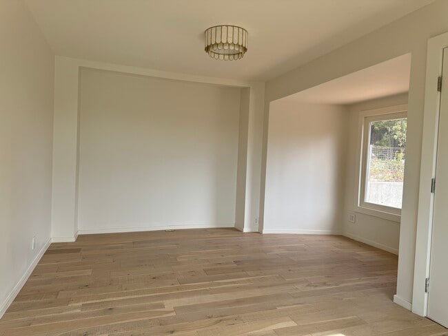 Building Photo - 1819 N Alvarado St