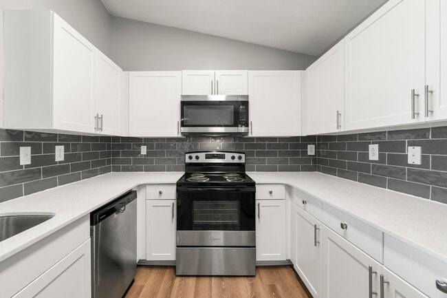 3 habitaciones, 2 baños - 1467 pies cuadrados - Cocina - Preston Pointe at Windermere