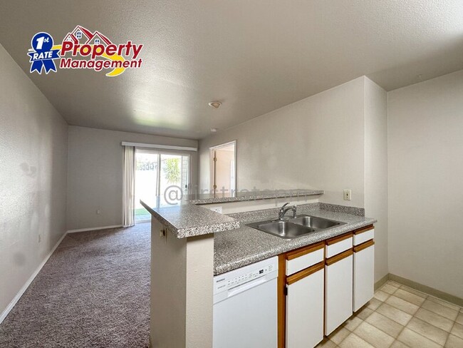 Foto del edificio - 850 W Belmont Cir