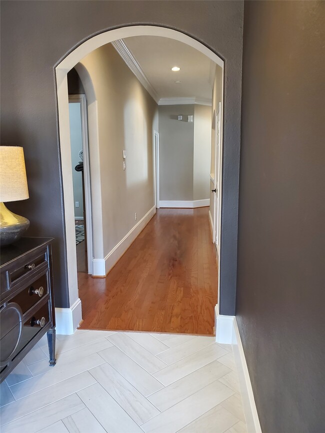 Building Photo - 15939 Cottage Ivy Cir