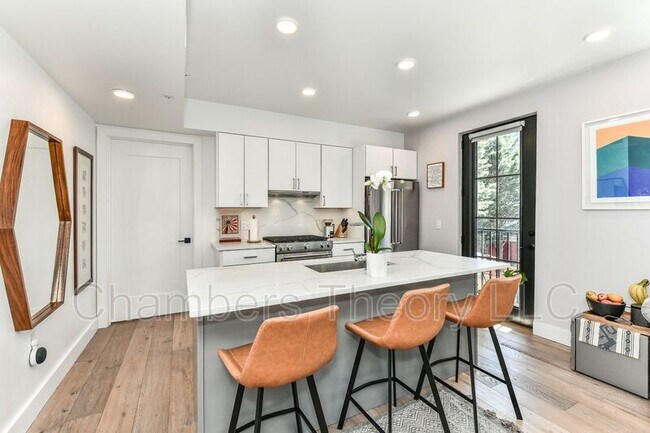 Foto del edificio - 1245 N Pierce St