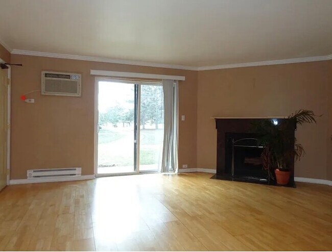 Foto del edificio - 520 E Spruce Dr
