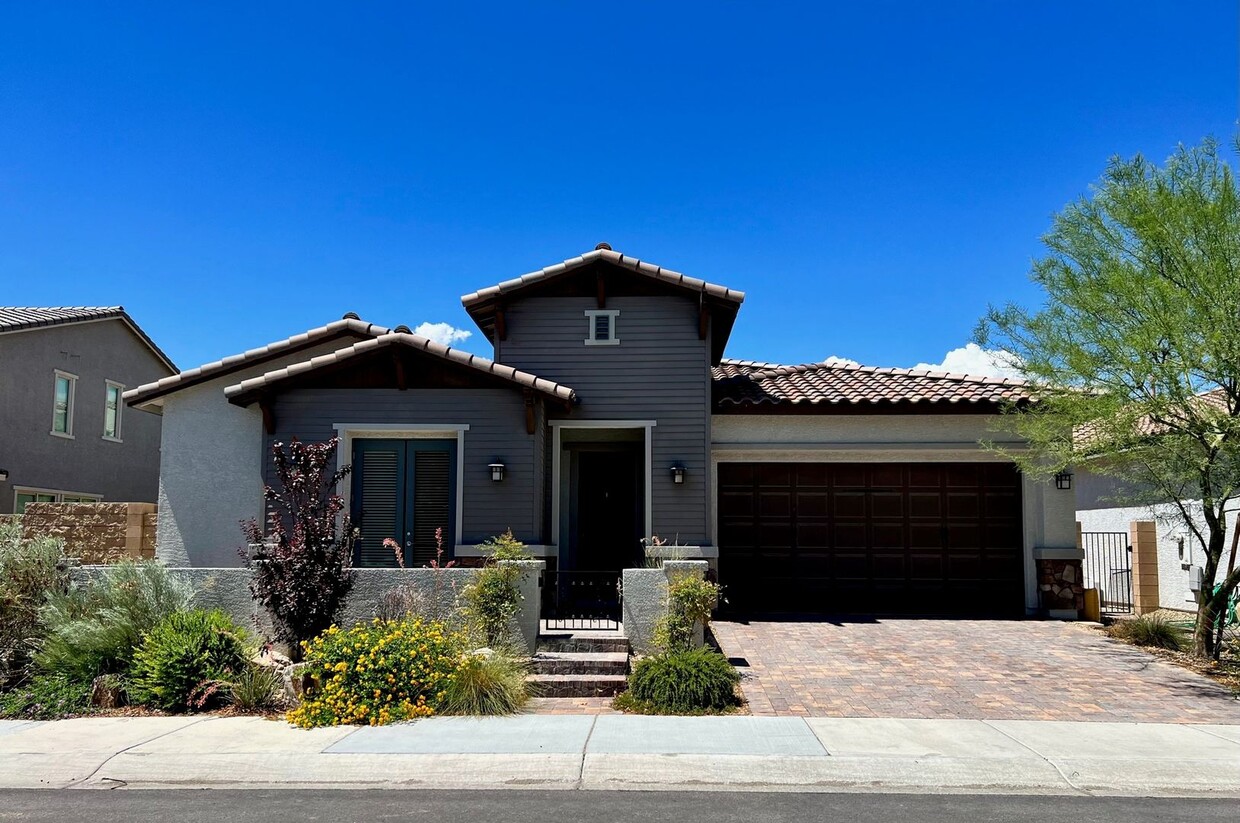 Foto principal - Skye Canyon Gated community 1 story, Front...