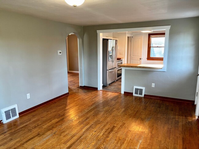 Building Photo - 926 Maiden Ln