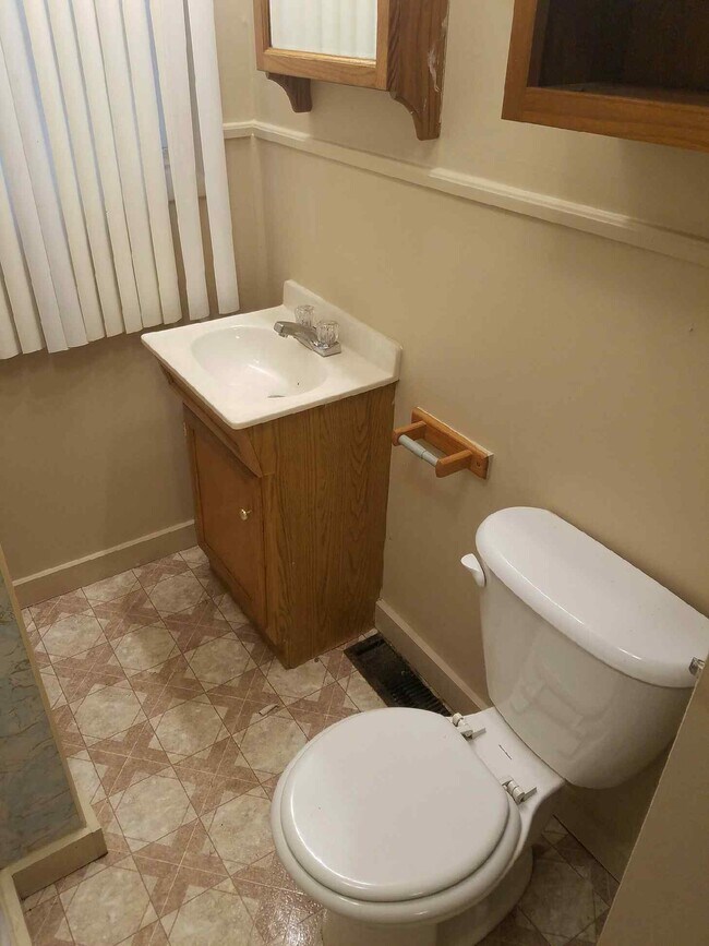 bathroom - 60 Pleasant St