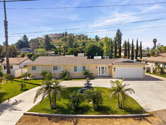 Building Photo - 1811 Greenfield Dr