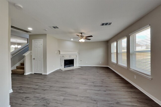 Foto del edificio - 8403 Misty Prairie Ln