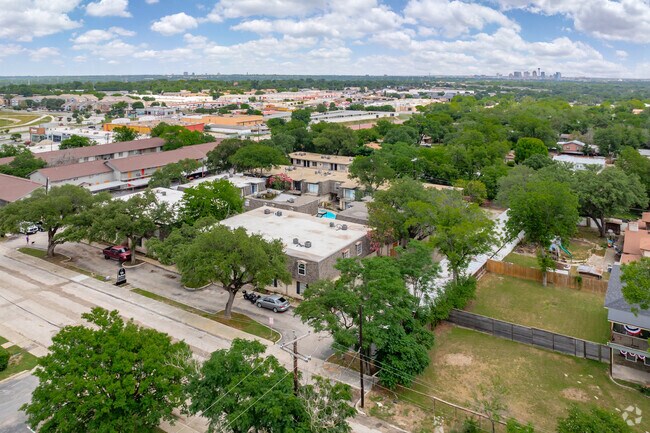 Contexto - 170 De Chantle Road