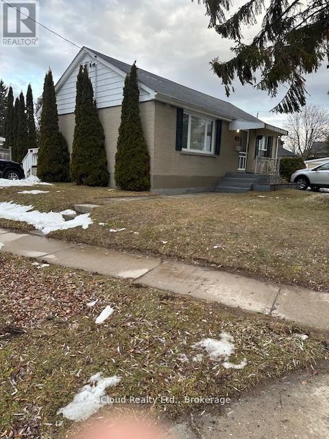 Building Photo - 38 Kawartha Ave