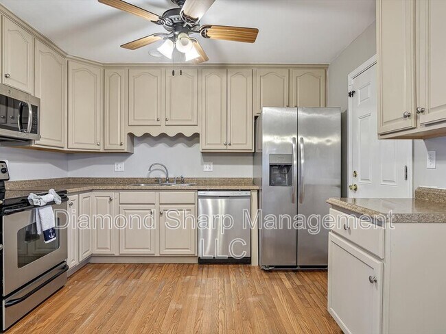 Foto del edificio - 1203 Princeton Dr