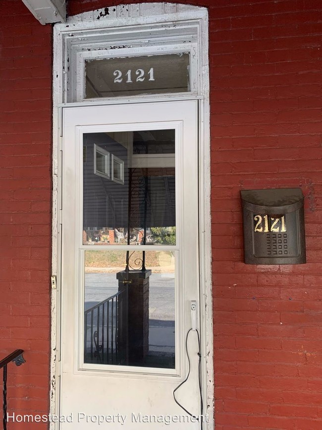Building Photo - 3 br, 1 bath House - 2121 W 4th Street