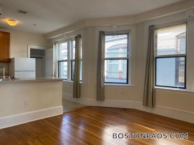 Foto del edificio - 881 Massachusetts Ave