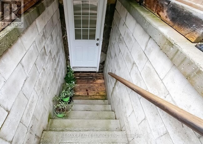 Building Photo - 24 Vivians Crescent