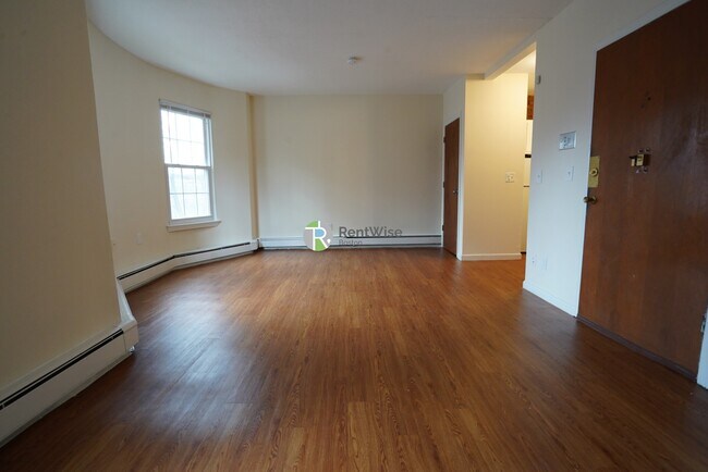 Foto del edificio - 74 S Huntington Ave