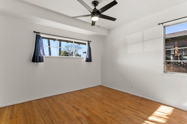 Foto del edificio - 2518 Fordham Dr