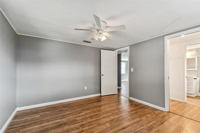 Foto del edificio - 7721 Arbordale Dr