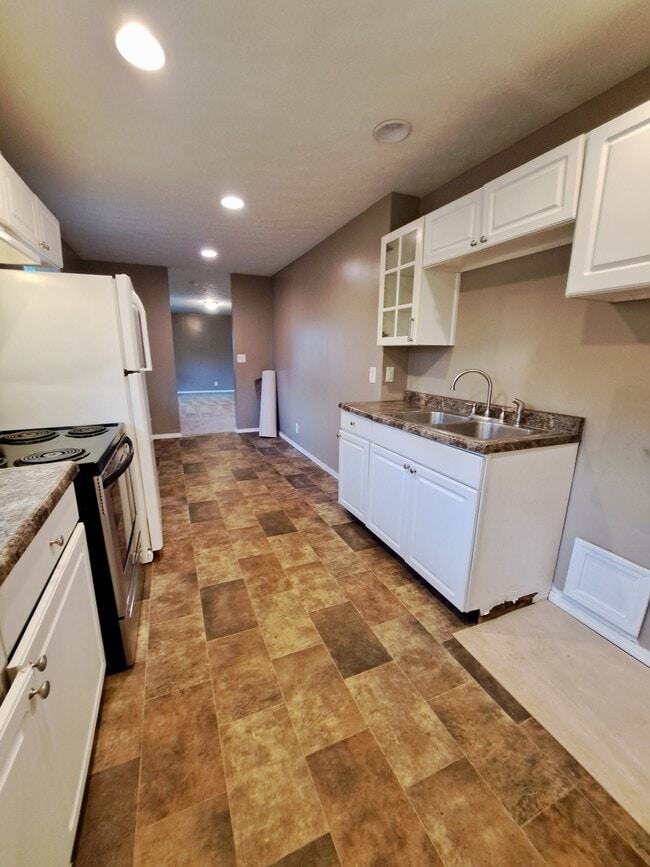 Building Photo - 4161 Mapleleaf Dr