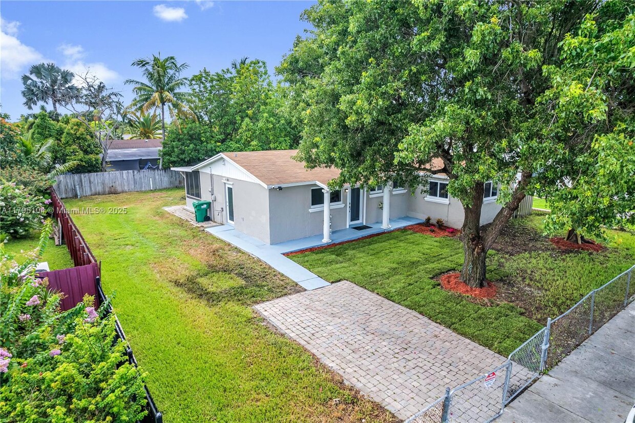 Primary Photo - 29731 SW 147th Ave