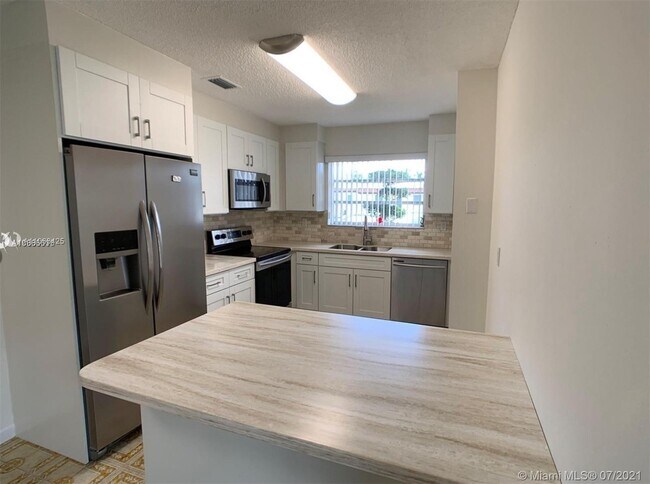 Building Photo - 10425 SW 26th Terrace