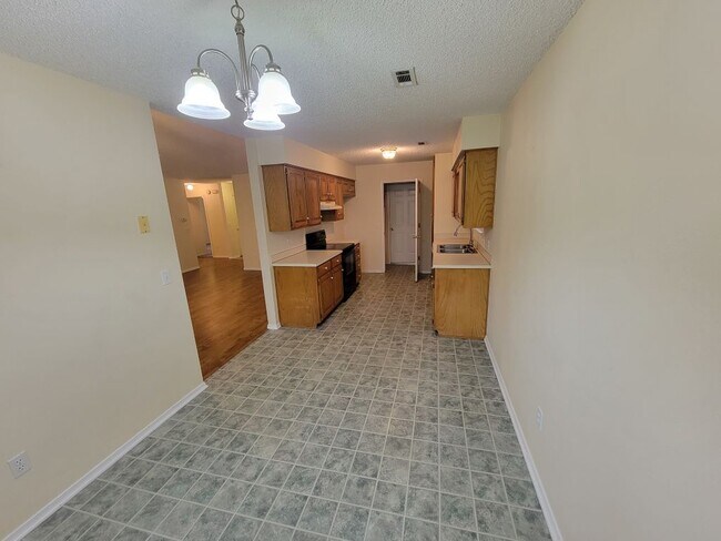Foto del edificio - 902 South Liberty Drive