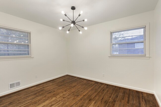 Foto del edificio - 4332 Rob Roy Ln