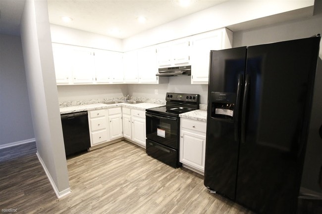 Building Photo - 3 br, 1.5 bath Duplex - 8690 Shadycreek Dr