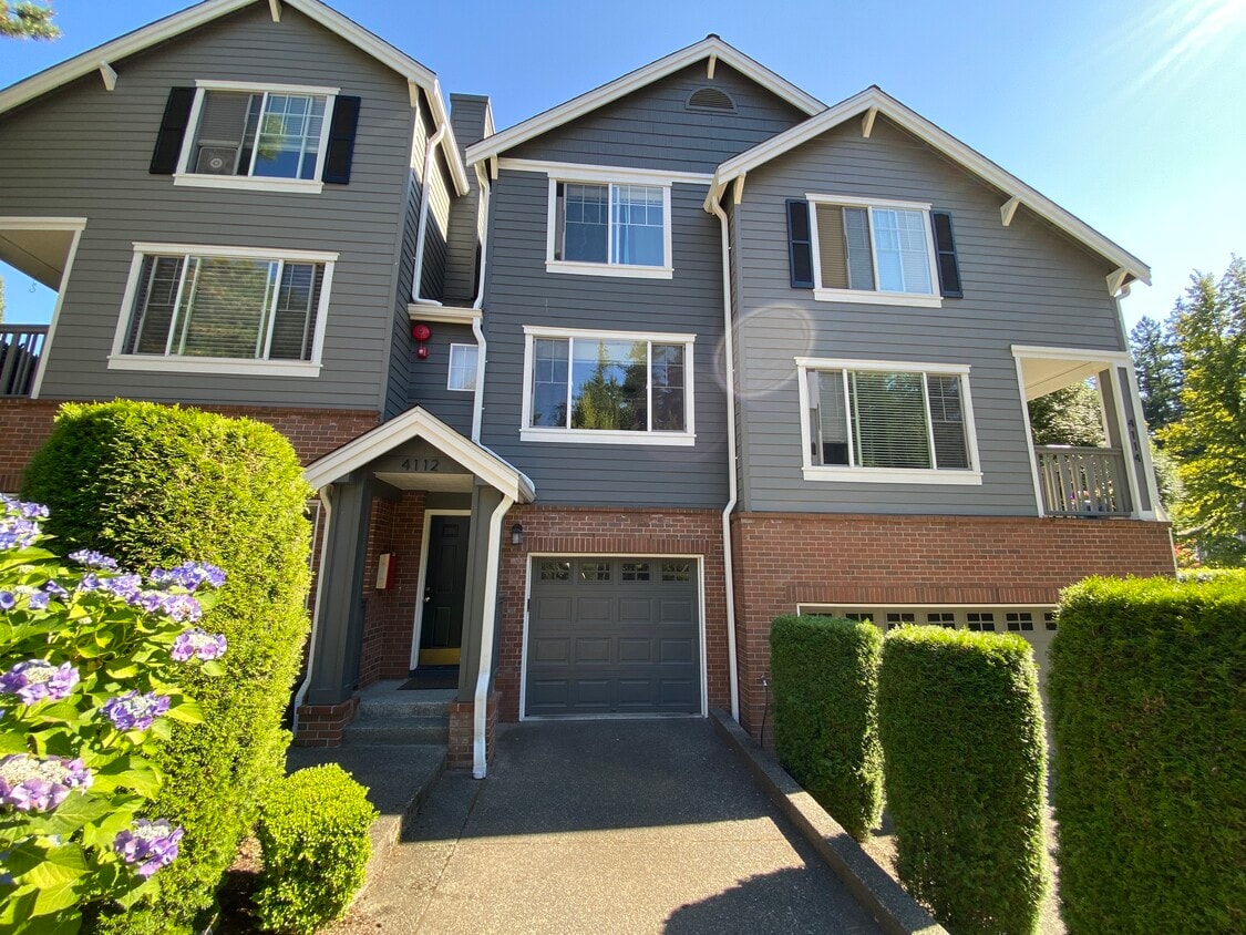 4112 248th Ct SE, Sammamish, WA 98029 Townhome Rentals in Sammamish