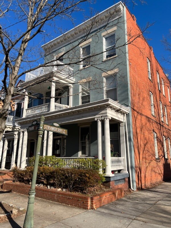 Primary Photo - 2300 Park Ave