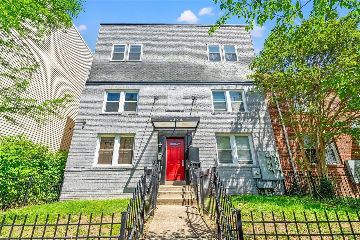 Primary Photo - Stylish Trinidad 2BR/2BA Condo with Contemporary Upgrades and Skylights