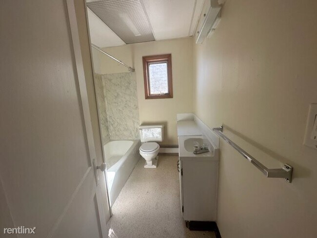 Building Photo - 1 br, 1 bath 4plex - 2525 Broadway Street ...