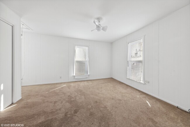 Building Photo - 9518 S 53rd Ave