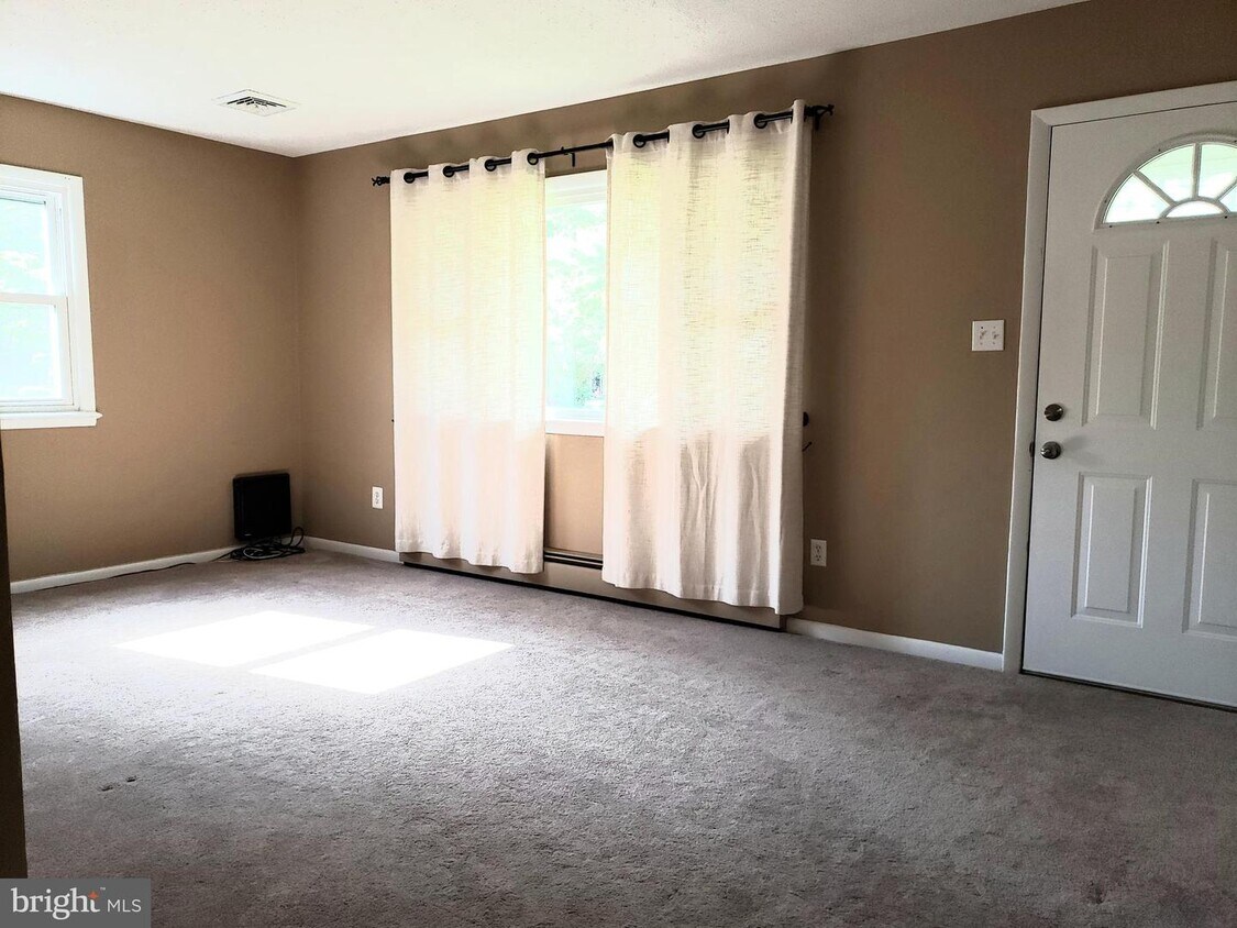 Foto principal - 6775 Glen Albin Rd