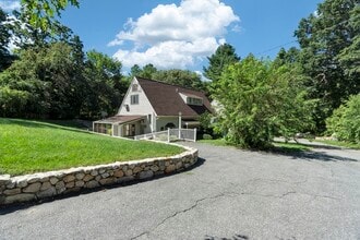 Building Photo - 606 Springs Rd