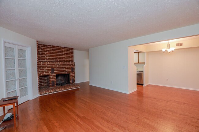 Building Photo - Comfortable 2-Bedroom Apt in Desirable Tur...