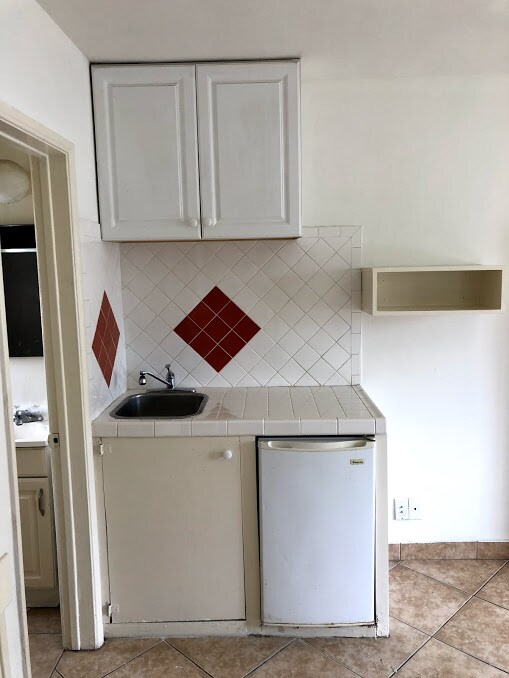 Foto del edificio - 1005 N Heliotrope Dr