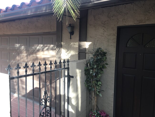 Building Photo - 4156 Blue Heron ct