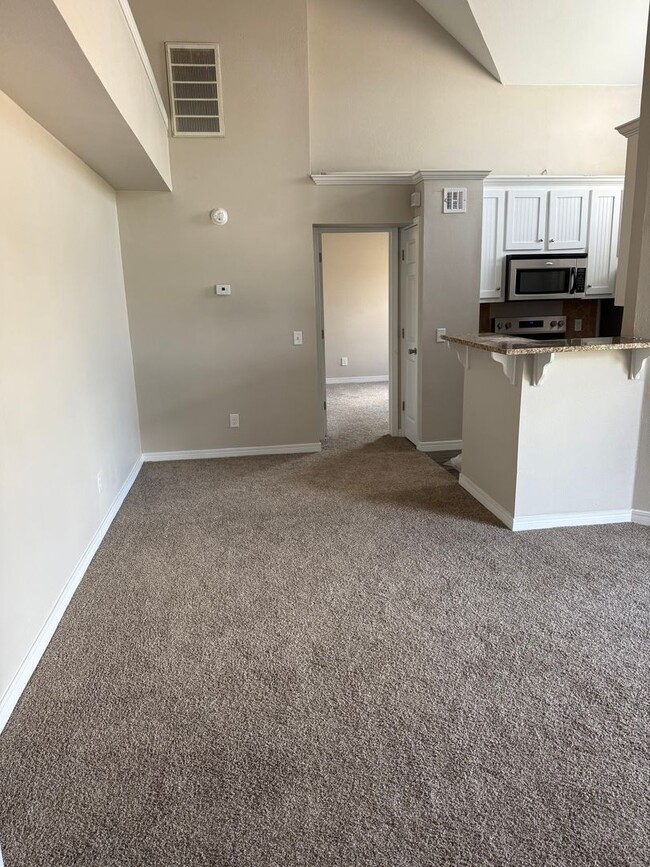 Building Photo - Stylish 1-Bed Retreat with Vaulted Ceiling...