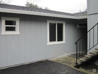 Building Photo - 6 Willis Rd
